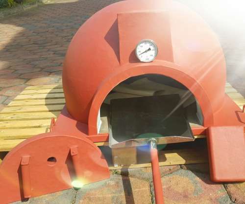 PORTABLE WOOD FIRED / GAS FIRED PIZZA OVEN - BEST OVEN ON THE MARKET DUE TO IGLOO SHAPE