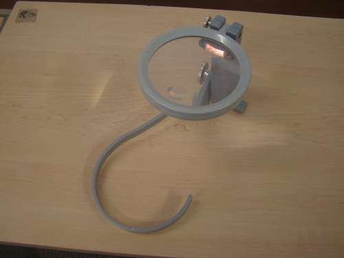 UNIVERSAL  MAGNIFYING GLASS WITH LIGHT