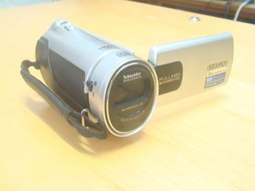 SAMSUNG    ****      COMPACT DIGITAL VIDEO CAMERA ****FULL HD