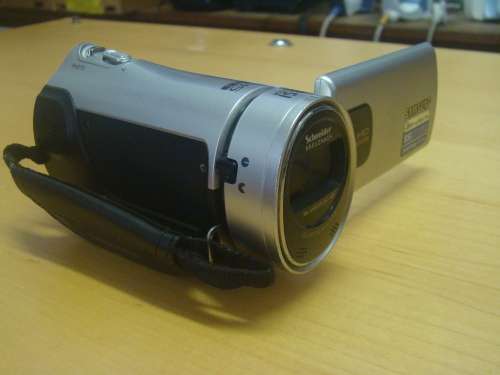 SAMSUNG    ****      COMPACT DIGITAL VIDEO CAMERA ****FULL HD