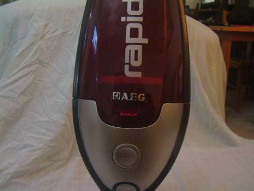 COMPACT VACUUM CLEANER  AEG -RAPIDO