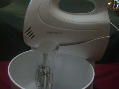 KENWOOD  **** HANDHELD MIXER WITH BOWL