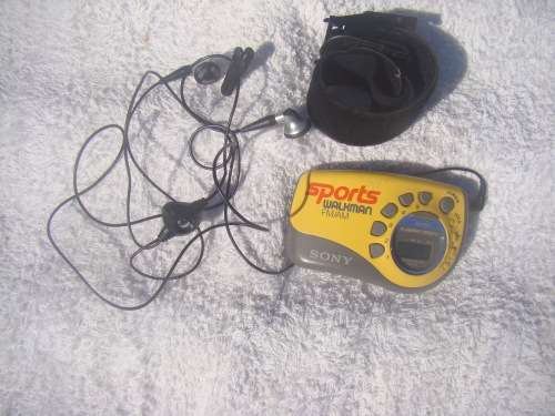 SONY  WALKMAN   SPORTS  FM/AM