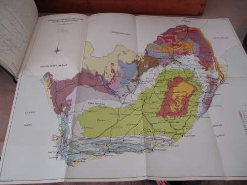 GEMS, MINERALS AND ROCKS IN SOUTHERN AFRICA