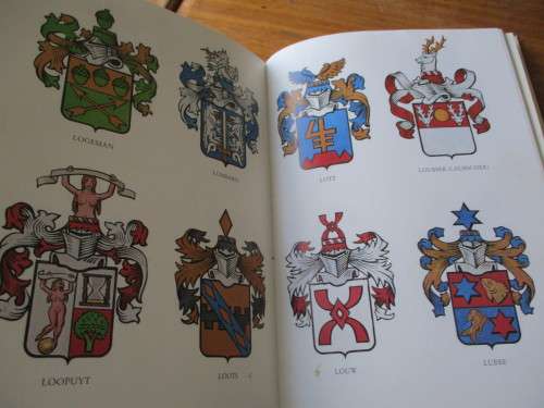 Die Groot Afrikaanse Familienaamboek  C. Pama