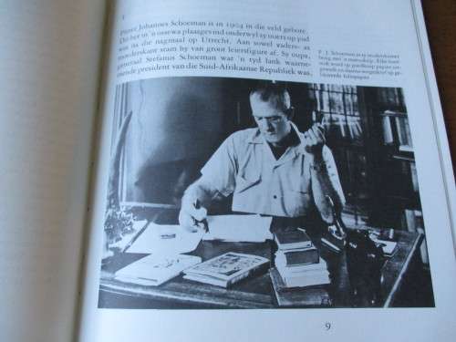 Geteken DJ Opperman. PJ SCHOEMAN deur FV Lategan