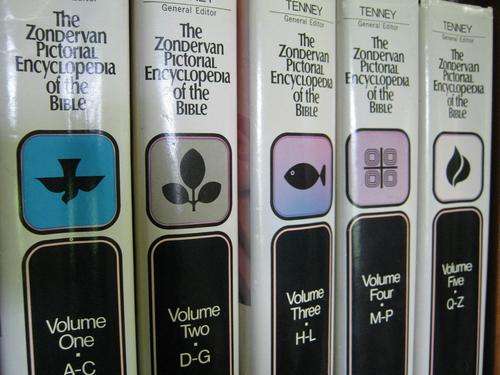 The Zondervan Pictorial ENCYCLOPEDIA OF THE BIBLE - 5 Volume Set