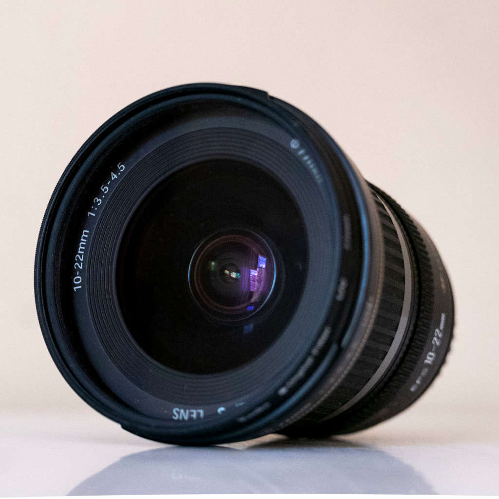 Canon EFS 10-22mm f3.5 - 4.5 lens