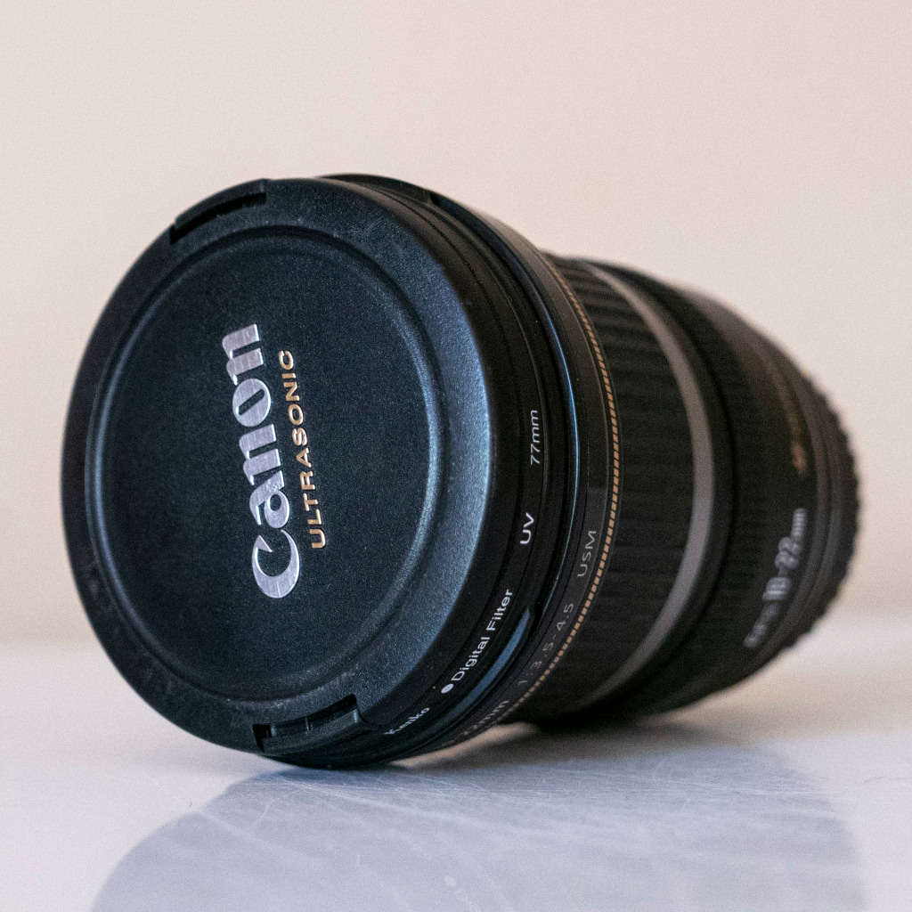 Canon EFS 10-22mm f3.5 - 4.5 lens