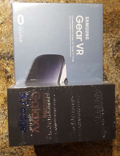 Sealed Galaxy S7 edge (32GB black) with Gear VR