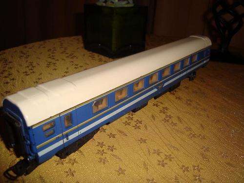 Lima Blue Train Coach