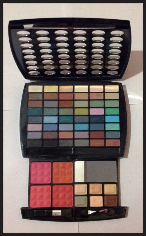 Yardley Enchanted Ever After Eye Shadow Palette & Blush & Countor Palette