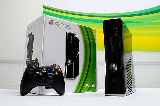 Xbox 360 Slimline  250GB (BOXED)