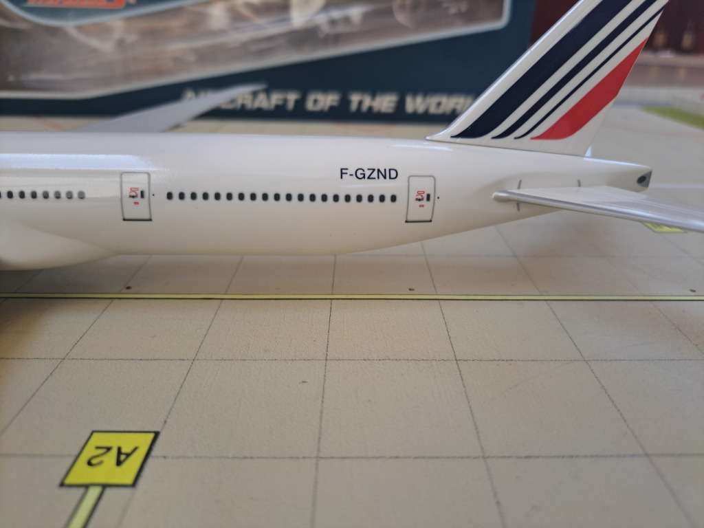 Air France 777-300ER Plastic Model | Skymarks | 1:200 Scale