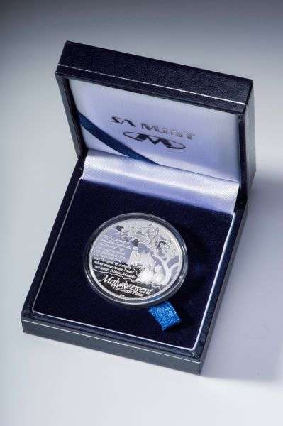 2013 SILVER PROOF PROTEA COIN "LIFE OF A LEGEND - NELSON MANDELA" NOW AT A CRAZZY R1 START