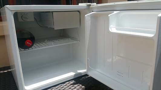 Bar Fridge (Brand Singer)