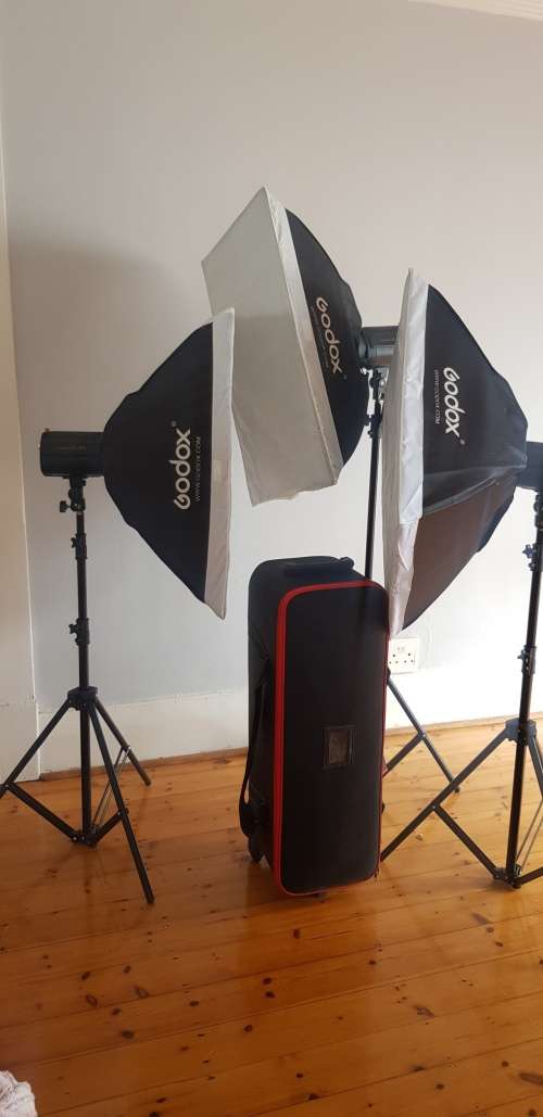 GODOX Studio Light Pioneer 160W Strobe Softboxs And Stands Light Kit
