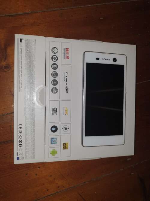 Sony Xperia M5