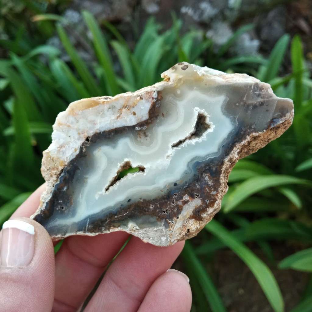 Agate Slice 9x5cm 74g, Masquerade Carnival Mask, Orange River Region, Northern Cape, South Africa
