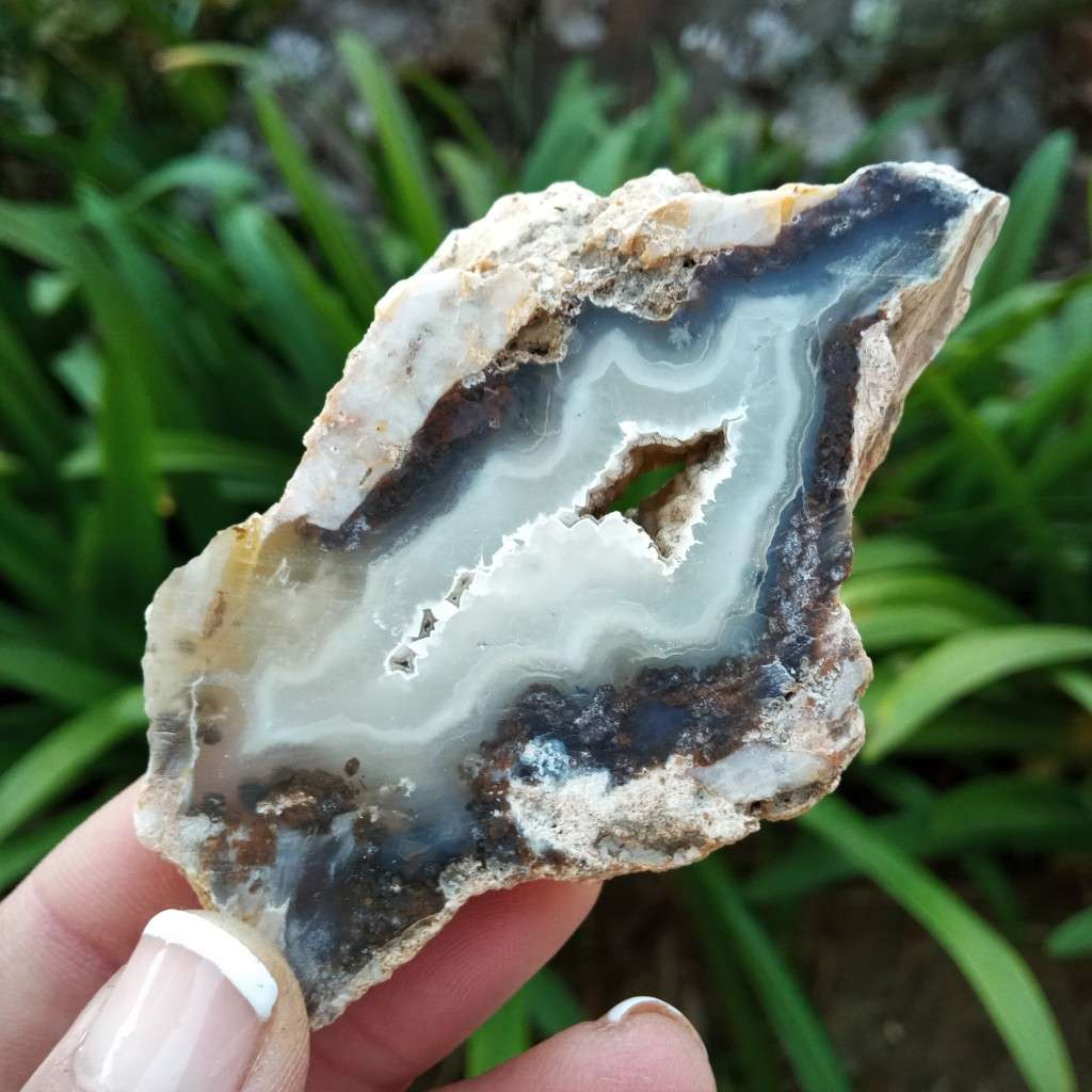 Agate Slice 9x5cm 74g, Masquerade Carnival Mask, Orange River Region, Northern Cape, South Africa