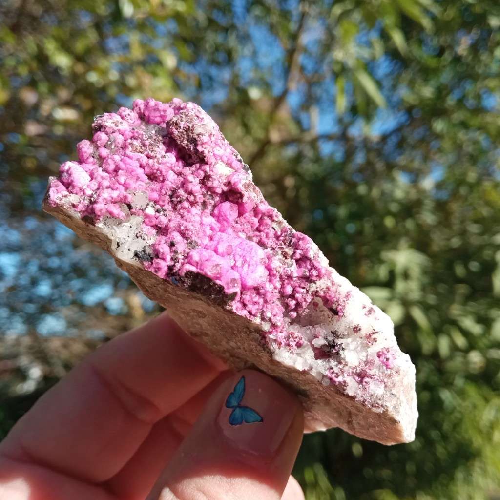 Cobaltoan Calcite, Cobaltoan Dolomite, druse quartz - DR Congo, Africa 72grams - See DESCRIPTION