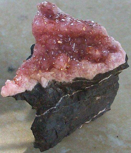 Kuruman rhodocrosite crytstals on matrix-rsa-27g