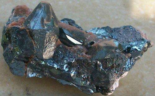 Kuruman hematite crystals on matrix-rsa-21g