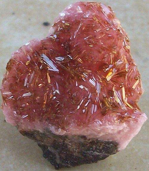 Kuruman rhodocrosite crystals on matrix-rsa-6g