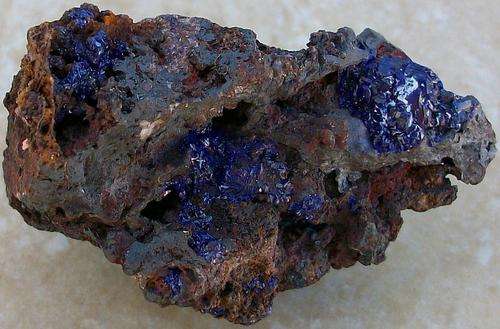 Vergenoeg kaolinite on azurite crystals in limonite matrix-rsa-33g