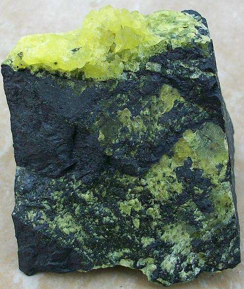 Kuruman ettringite crystals on matrix-rsa-159g