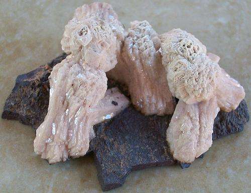 Kuruman olmeite crystals on matrix-rsa-9g