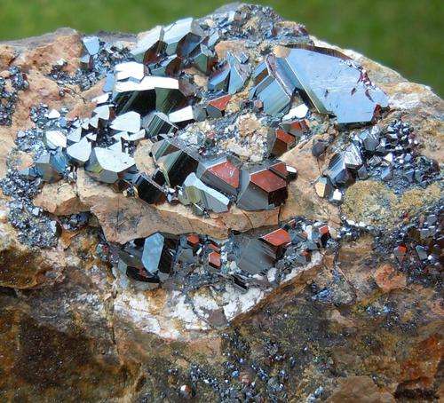 Kalahari manganese fields hematite and andradite garnet crystals on matrix-south africa-361g
