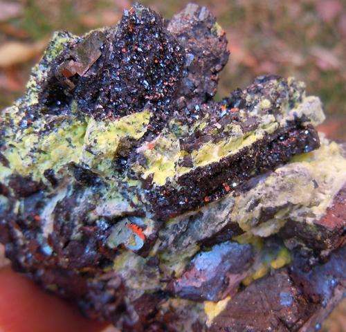 Kalahari manganese fields ettringite and manganite crystals on bixbyite cluster-south africa-369g