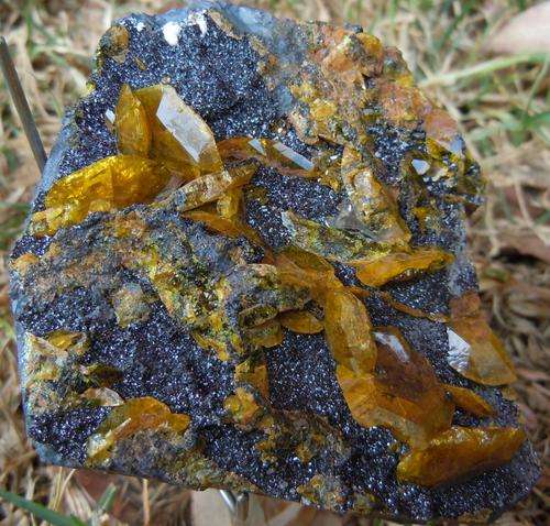 Kalahari manganese fields sturmanite and manganite crystals on matrix-south africa-333g