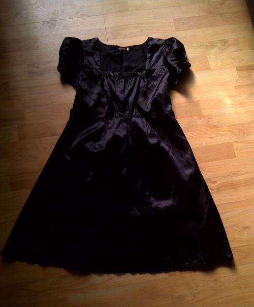 Cute BlackDress. Size Large