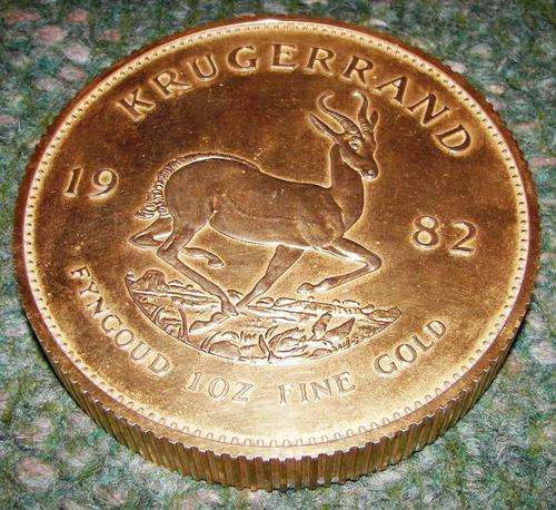 1982 REPLICA DISPLAY KRUGERRAND MANUFACTURED AND DISTRIBUTED WORLD WIDE EXLUSIVELY BY UK COMPANY