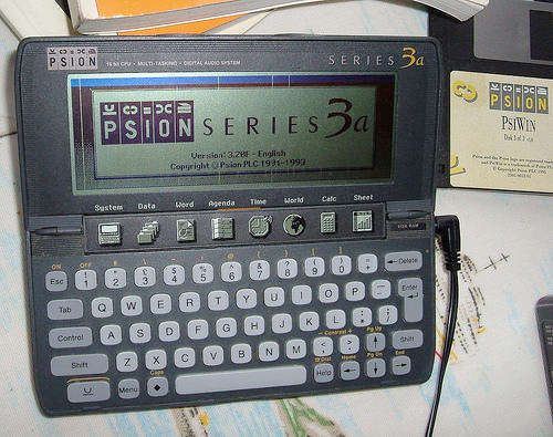 PSION SERIES 3A HAND HELD PALM COMPUTER