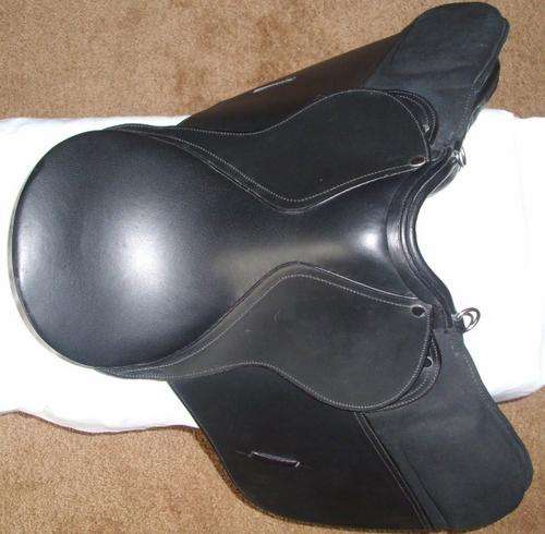 SADDLE GP 100% BLACK LEATHER