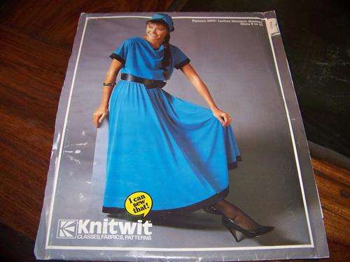 KNITWIT SEWING PATTERN 3900 - LADIES BLOUSON DRESSES