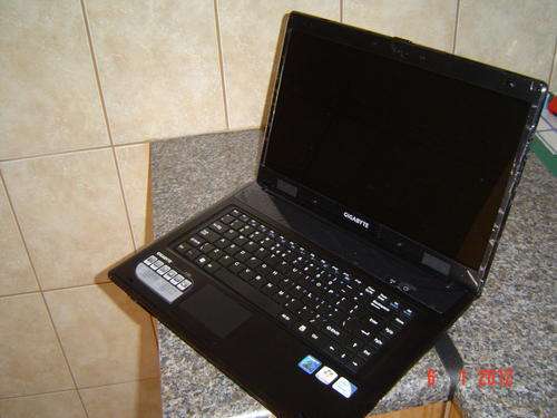 Gigabyte E1500 laptop with >>FREE 21mbps network unlocked modem<<