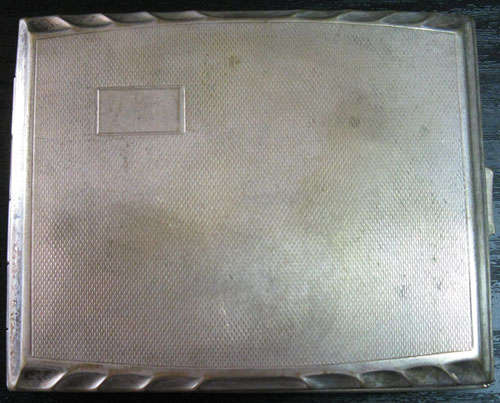 VINTAGE CIGARETTE HOLDER / CASE