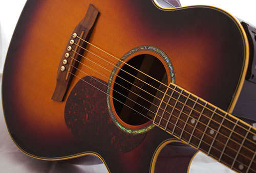 IBANEZ AEG10VS IN VINTAGE SUNBURST