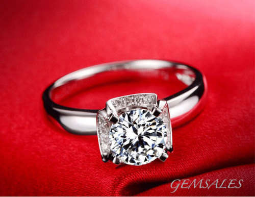 #NEW ARRIVAL# PETITE & STUNNING SIMULATED DIAMOND RING   ~STAMPED S925~ SIZE N - 6 3/4