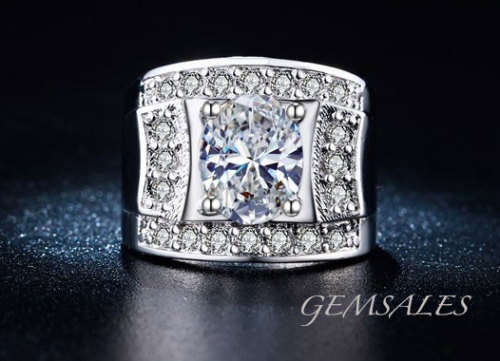 NEW ARRIVAL# SENSATIONAL# CENTRE STONE 4 CARAT OVAL CUT SIMULATED DIAMOND RING-SIZE N - 6 3/4  *S925