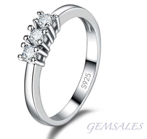 NEW ARRIVAL!!! UNIQUE SIMULATED DIAMOND RING *** STAMPED 925 *** SIZE 7