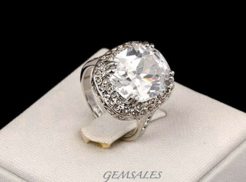 #NEW ARRIVAL# EXCEPTIONAL# SENSATIONAL# 8 CARAT SIMULATED DIAMOND RING-SIZE 5 1/2