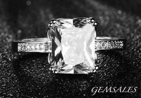 EMERALD CUT CUBIC ZIRCONIA RING #STAMPED S925#  * SIZE 7 3/4 - P (56mm) *
