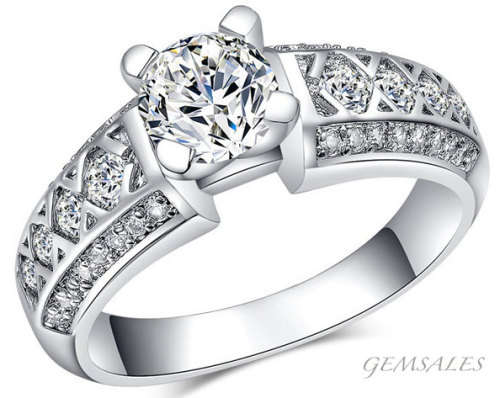 #NEW ARRIVAL# VINTAGE SETTING SIMULATED DIAMOND RING ~ SIZE 6 3/4 - N (54mm)