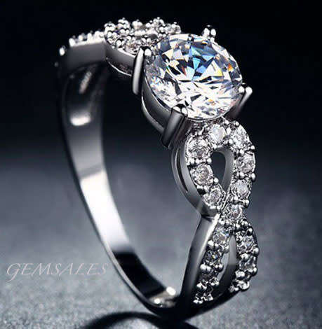 UNIQUE 2ct Cr DIAMOND RING WITH ACCENTS *** SIZE 7 3/4 - P (56mm)***