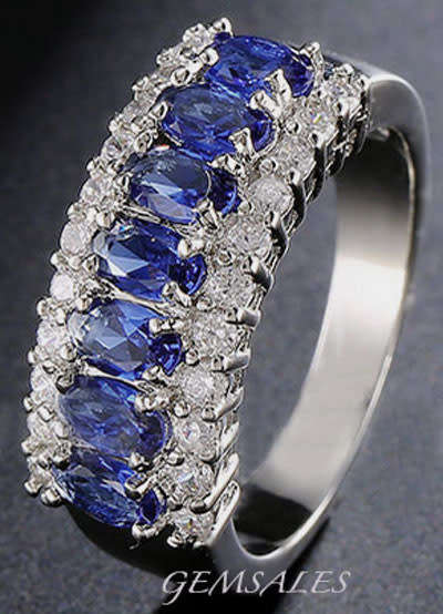 CLASSIC ELEGANT BLUE SAPPHIRE CZ RING - SIZE  7